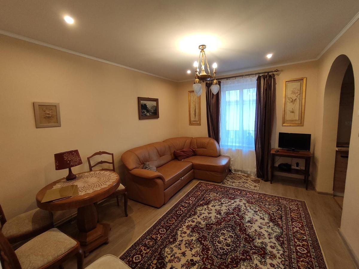 Appartamento Dom Pod Zegarem Przemyśl Esterno foto