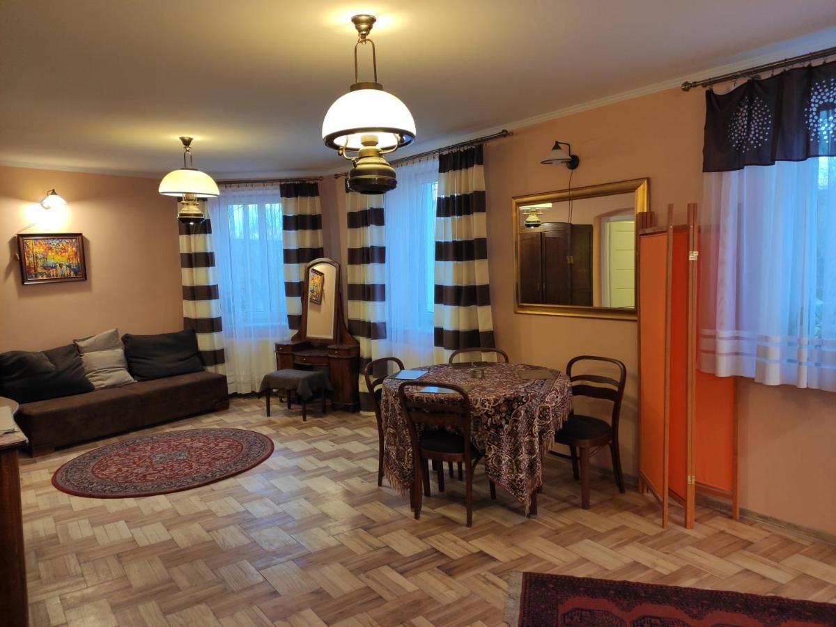 Appartamento Dom Pod Zegarem Przemyśl Esterno foto